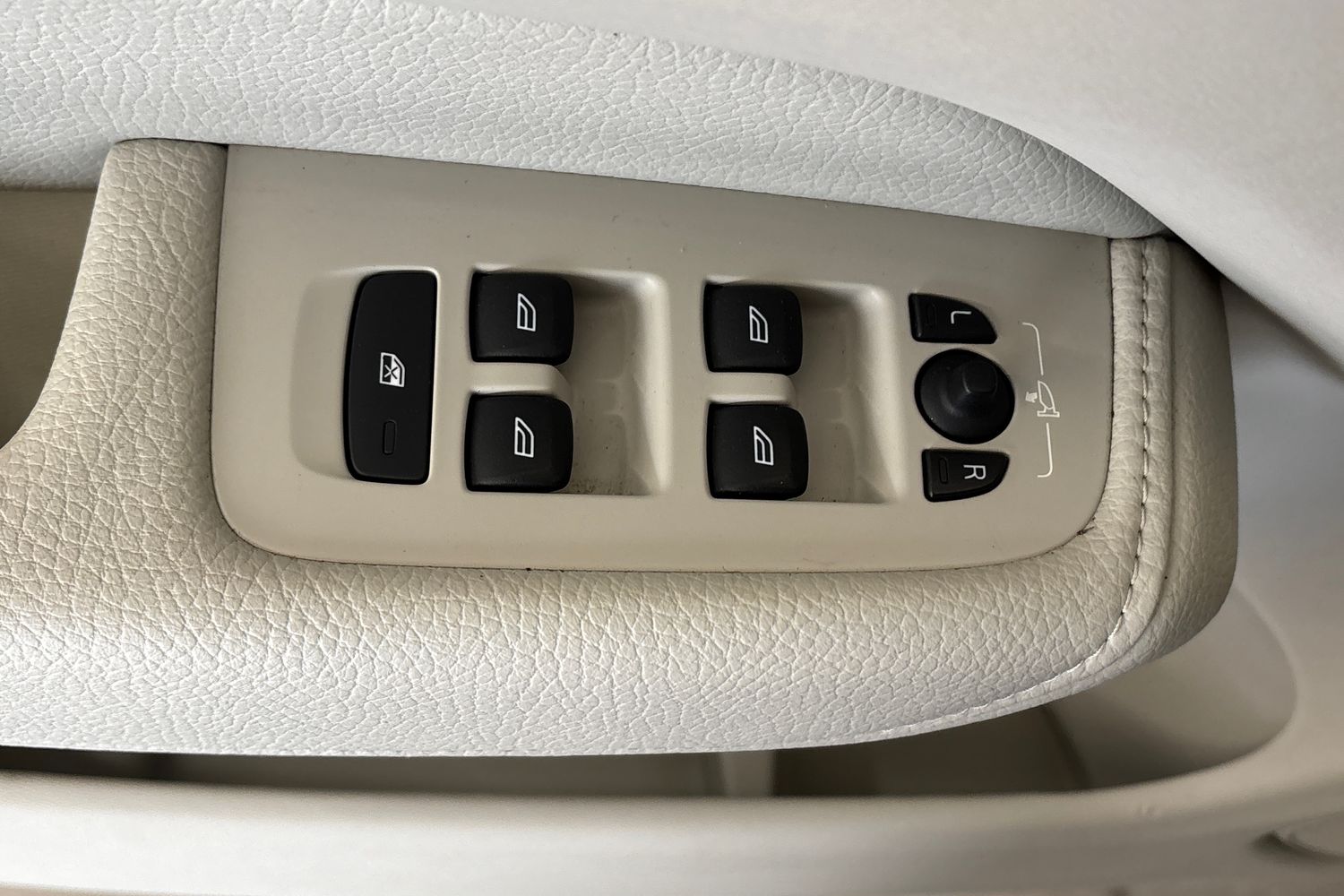 VOLVO XC60 2018