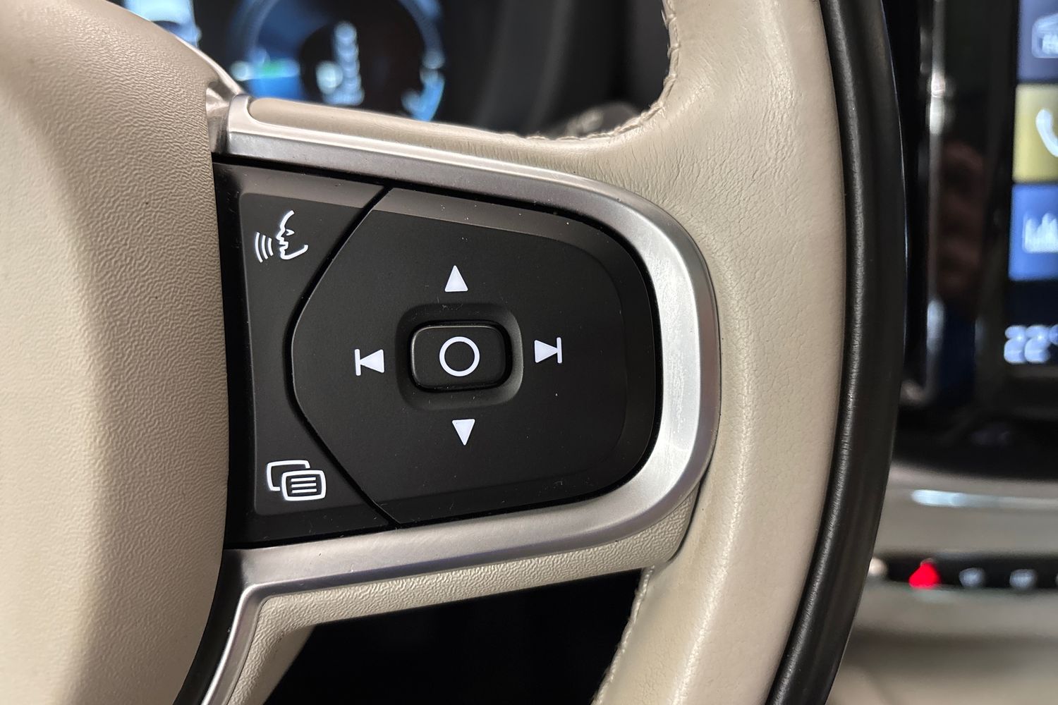 VOLVO XC60 2018