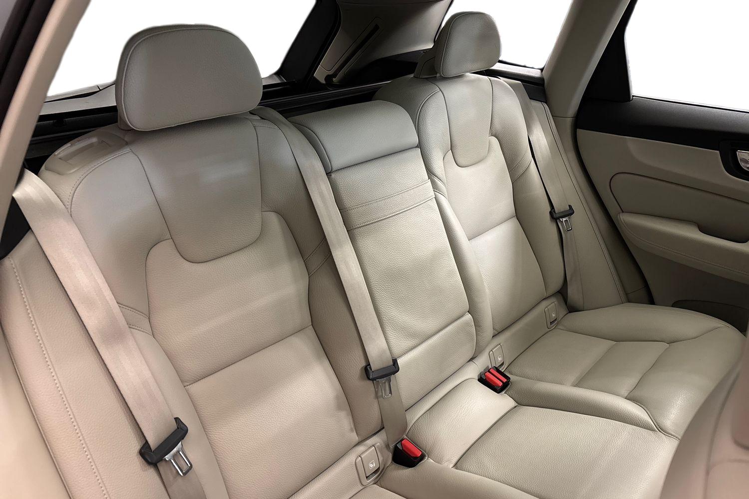 VOLVO XC60 2018