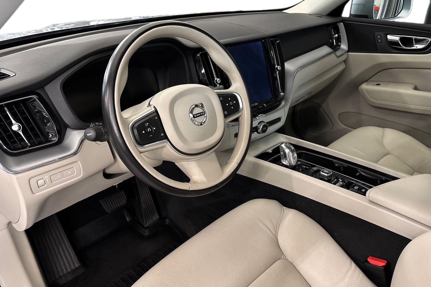 VOLVO XC60 2018