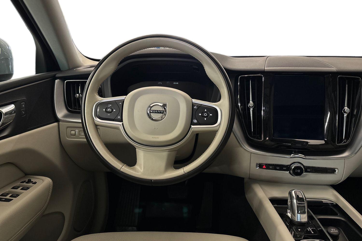 VOLVO XC60 2018