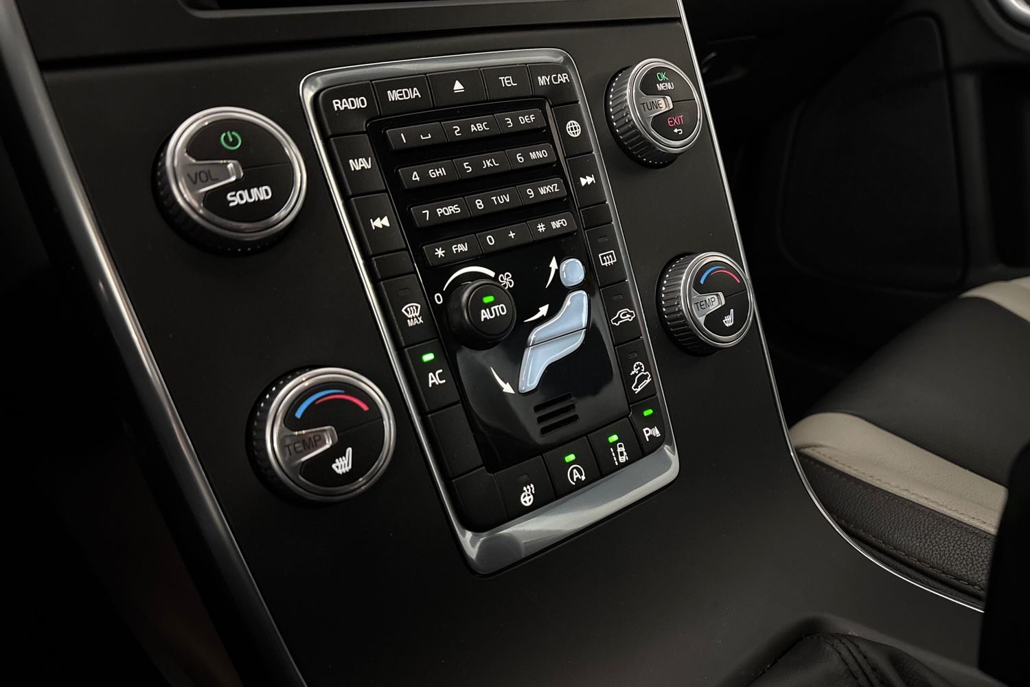 Volvo V60 Cross Country 2016