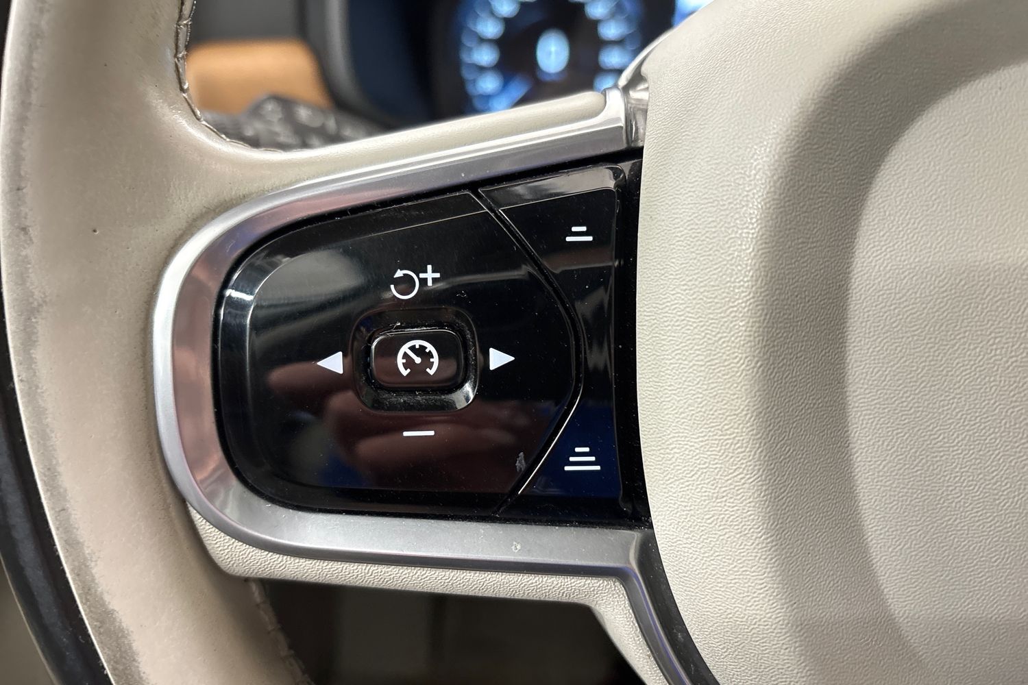 Volvo V90 2016