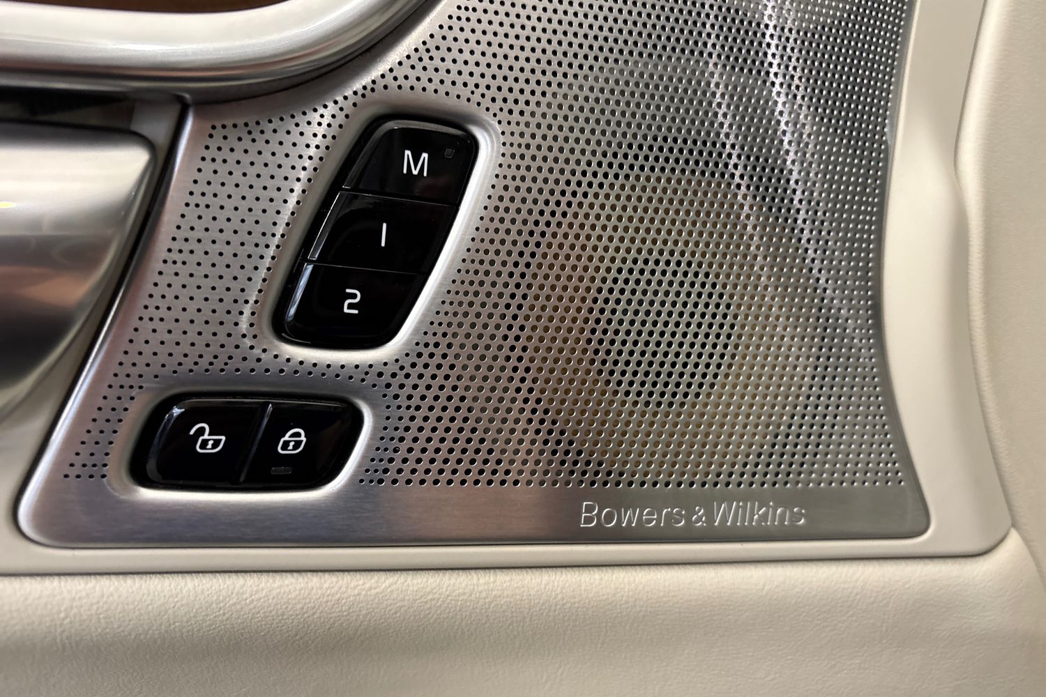 Volvo V90 2016