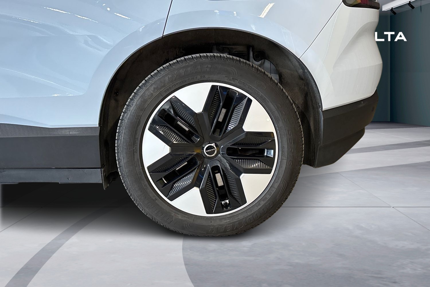 Volvo EX30 2024