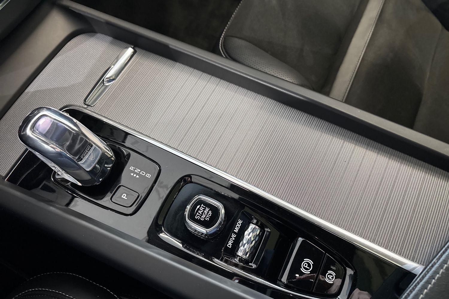 VOLVO XC60 2018