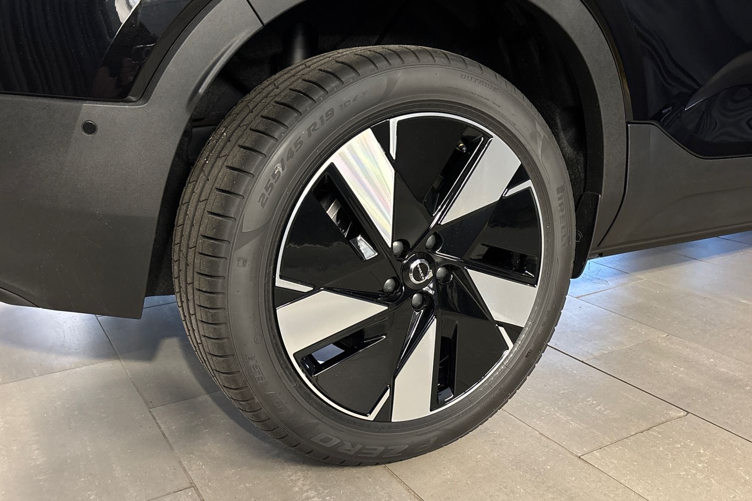 Volvo EX40 2027