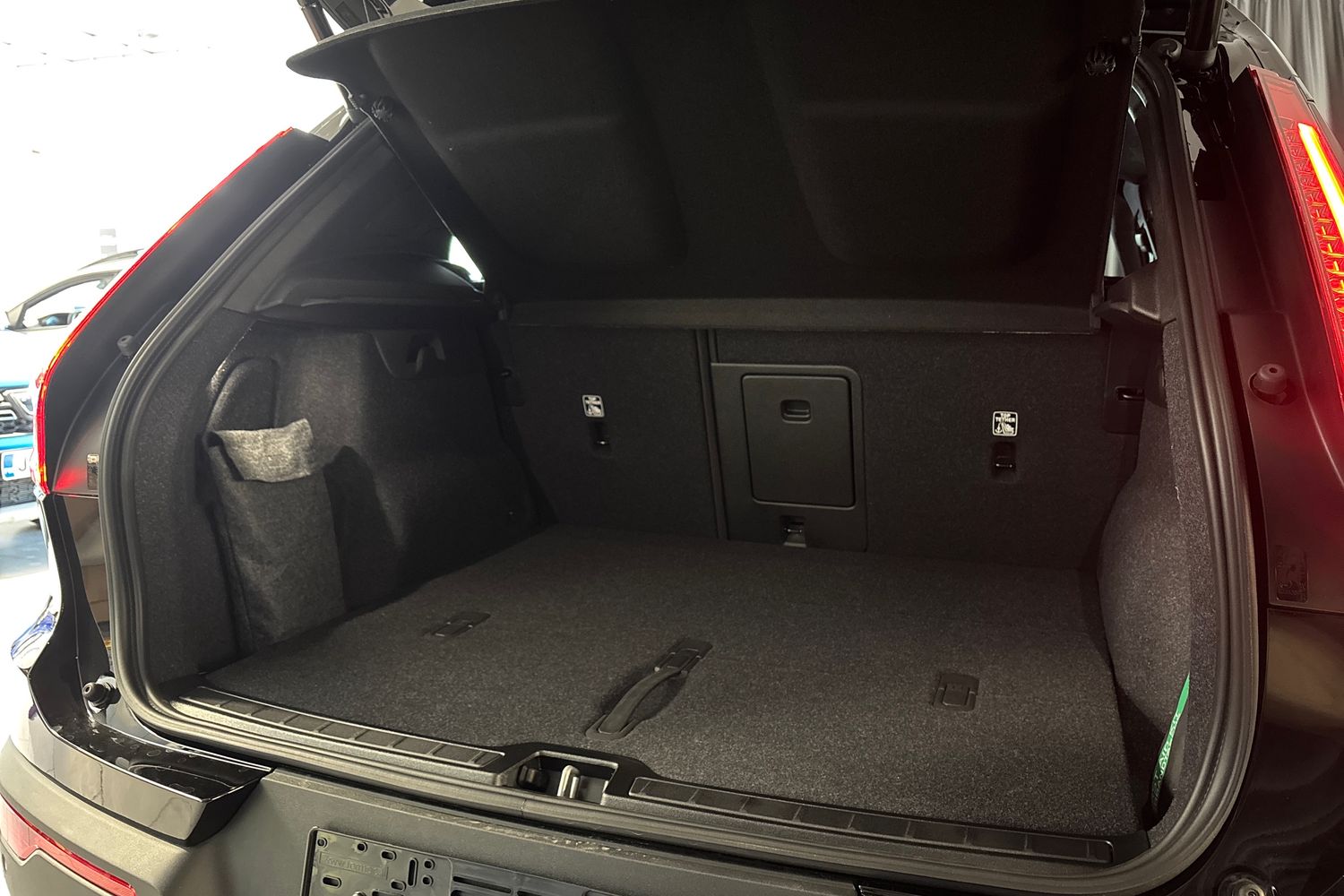 Volvo EX40 2027