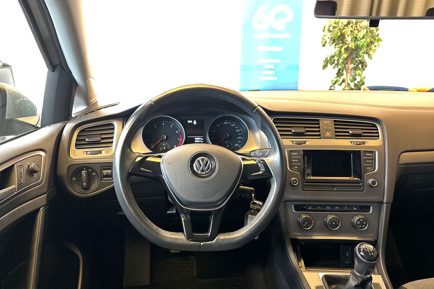 VOLKSWAGEN Golf 2016