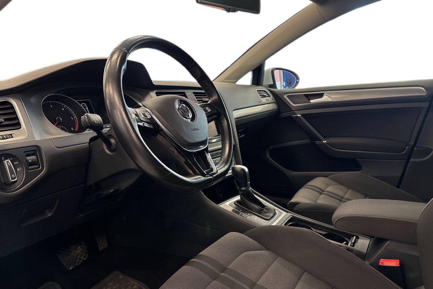VOLKSWAGEN Golf 2015