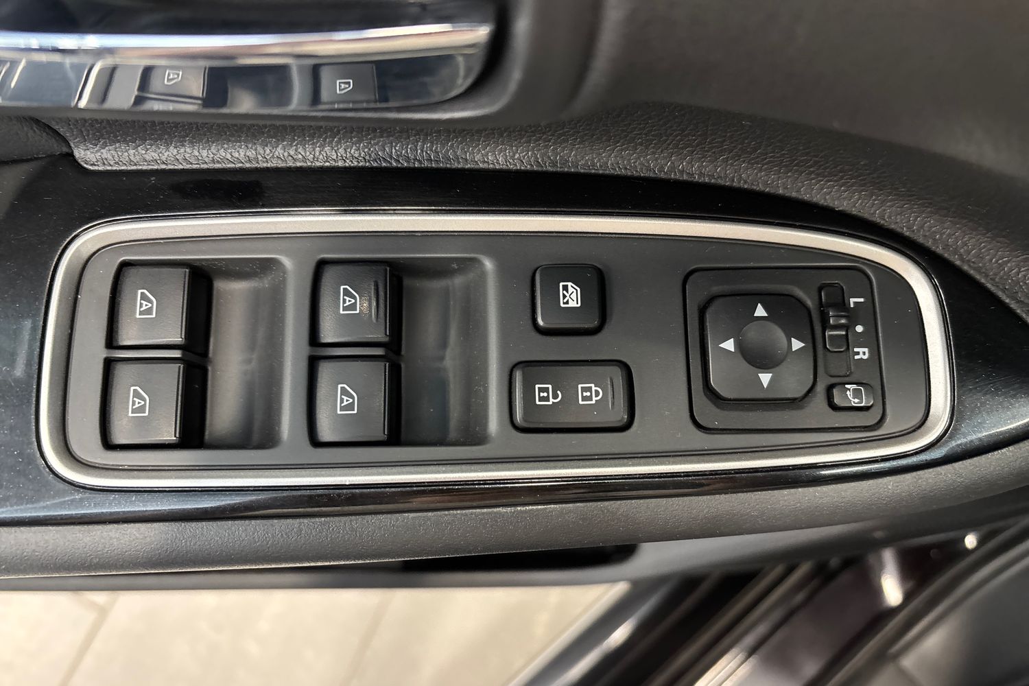 MITSUBISHI Outlander PHEV 2020