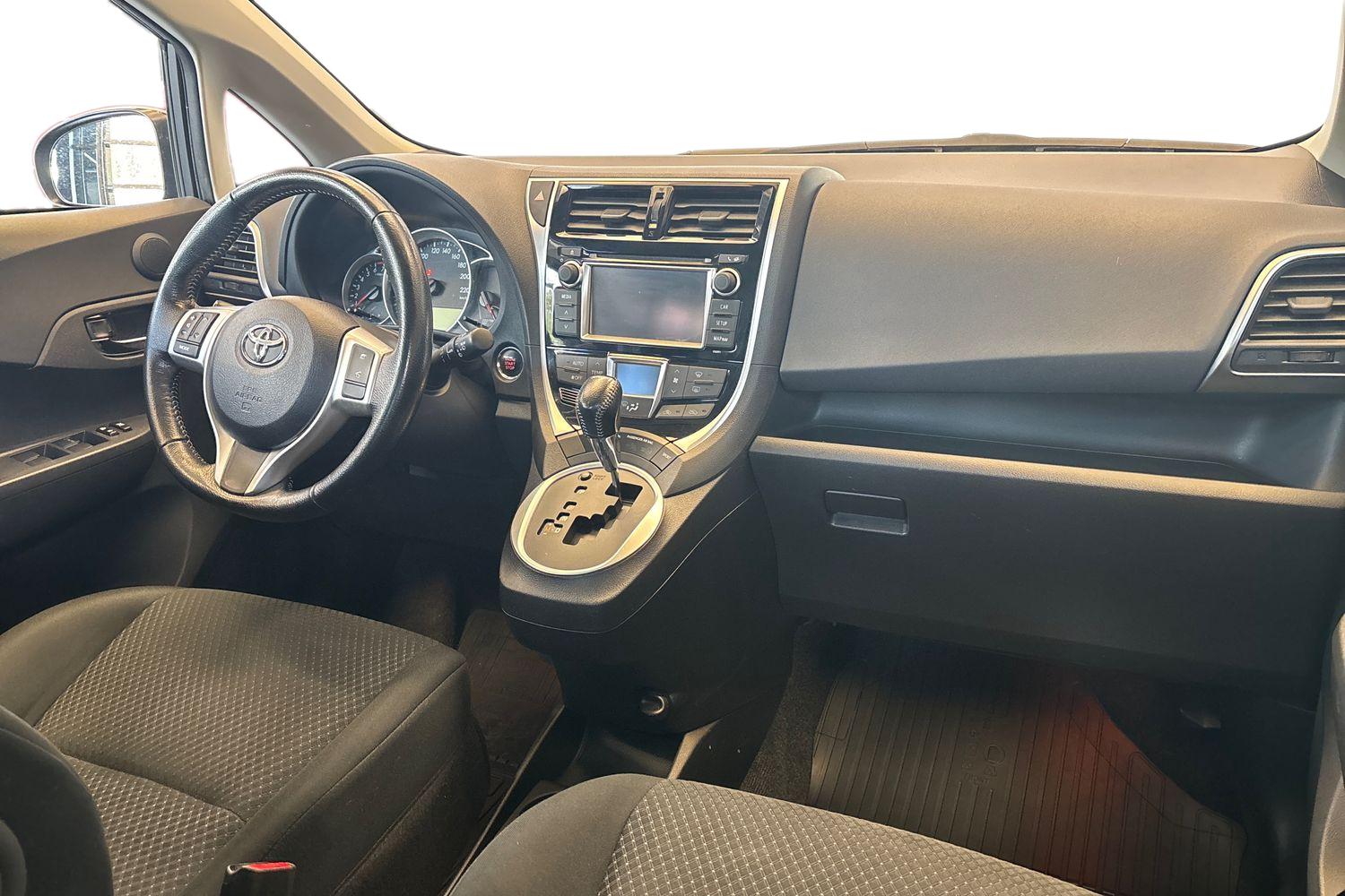Toyota Verso-S 2014