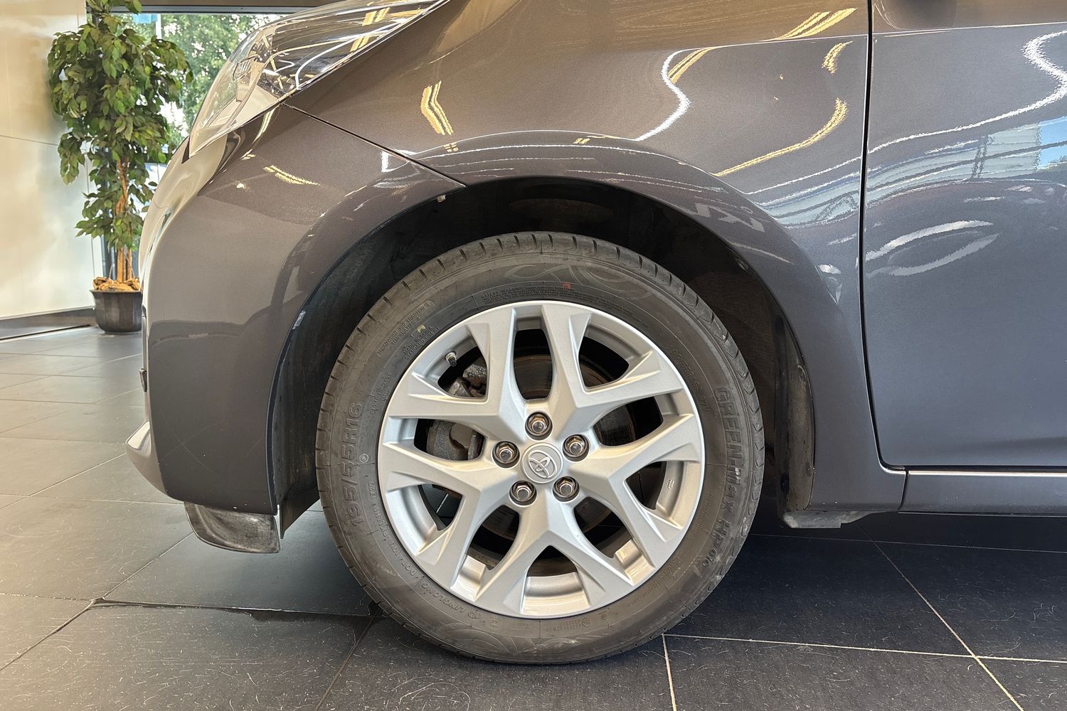 Toyota Verso-S 2014