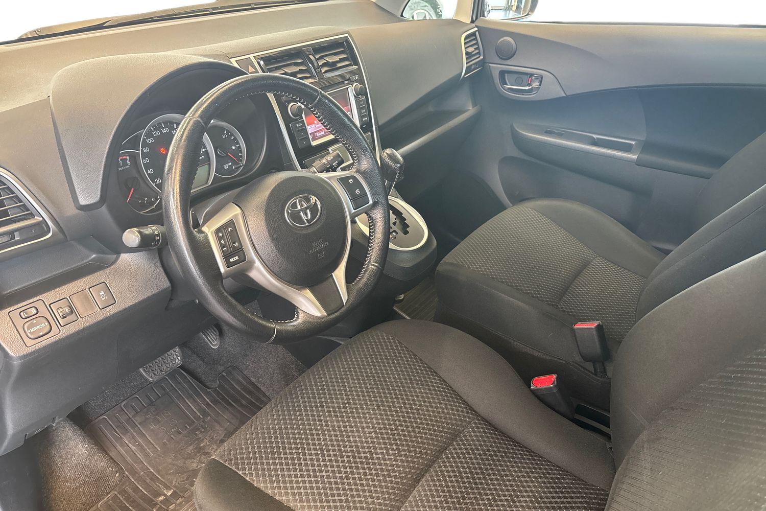 Toyota Verso-S 2014