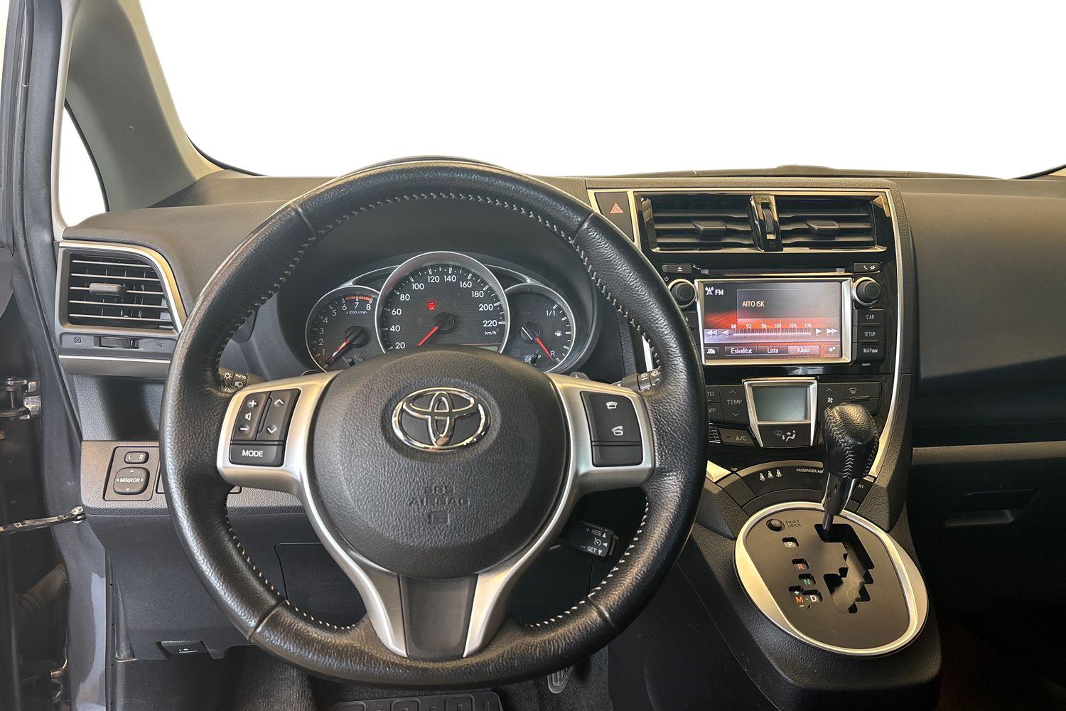 Toyota Verso-S 2014