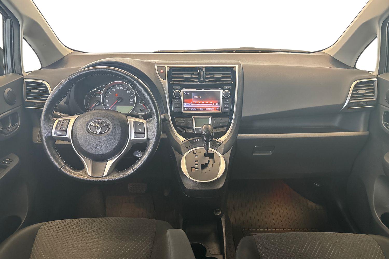 Toyota Verso-S 2014