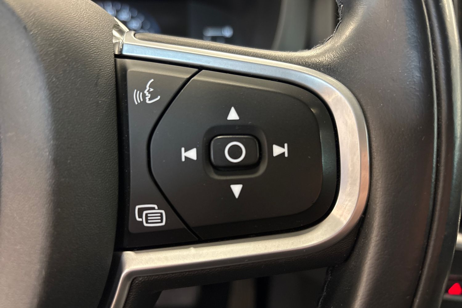 VOLVO XC60 2018