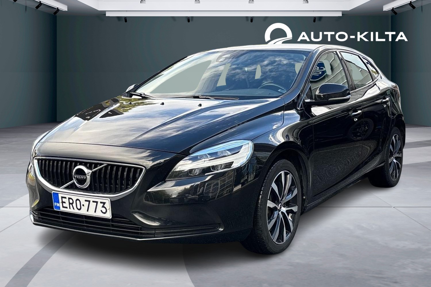 VOLVO V40 2019
