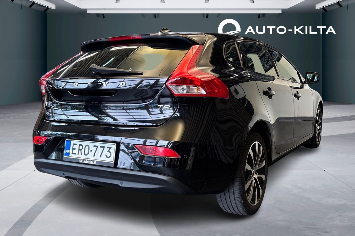 VOLVO V40 2019