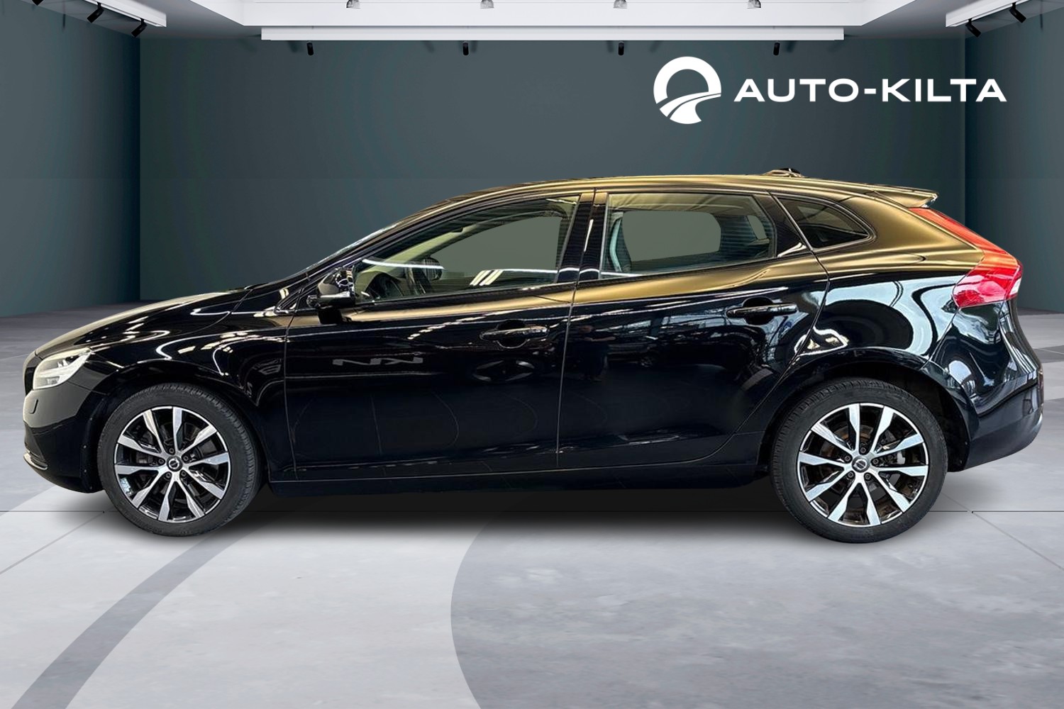 VOLVO V40 2019