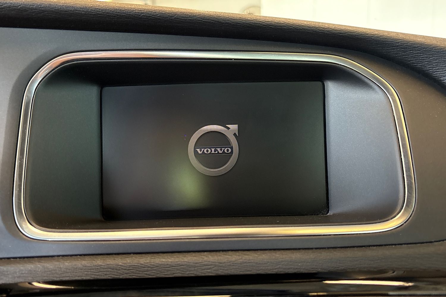 VOLVO V40 2019