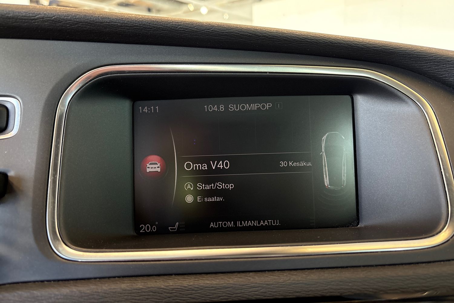 VOLVO V40 2019