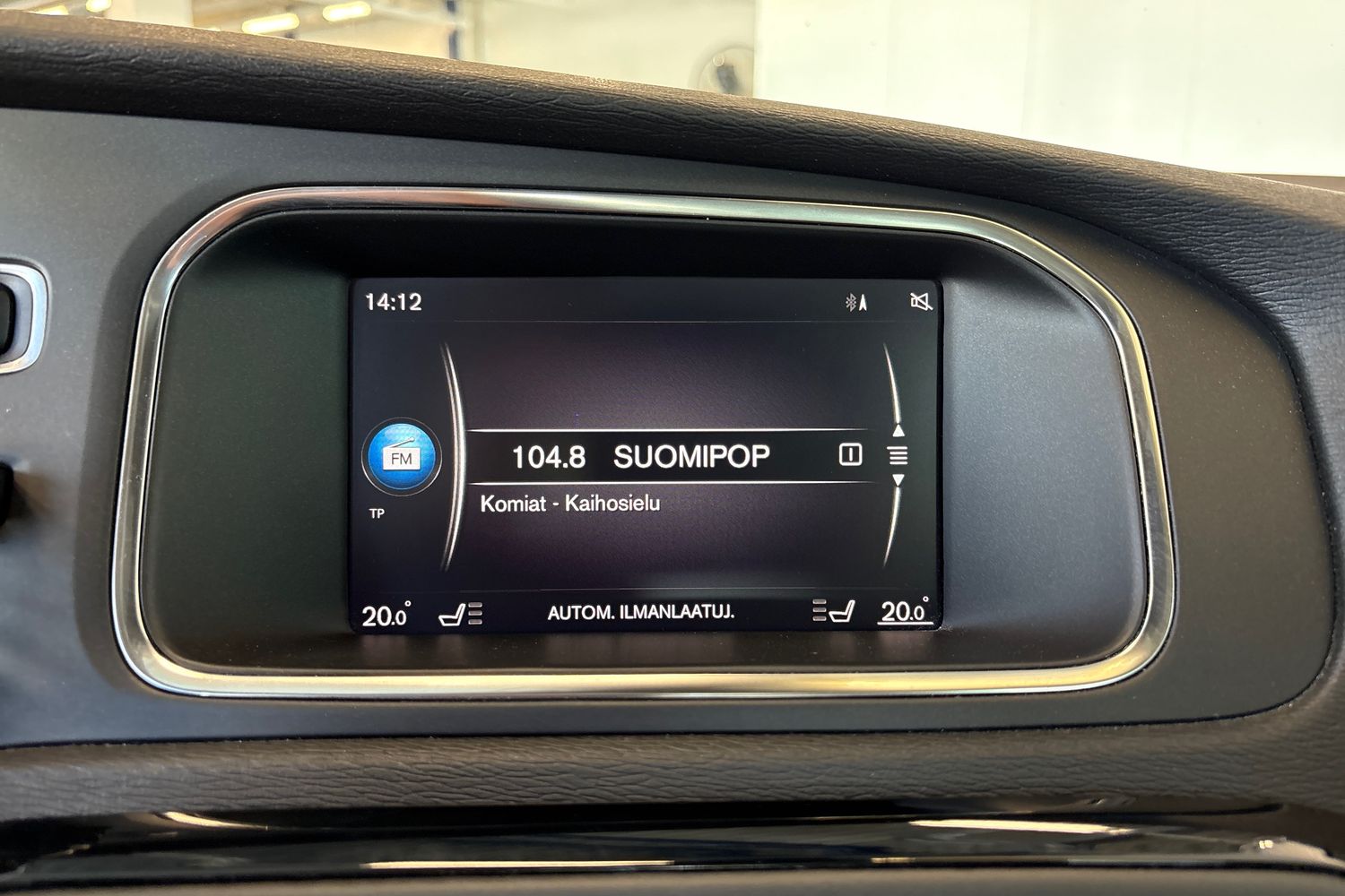 VOLVO V40 2019