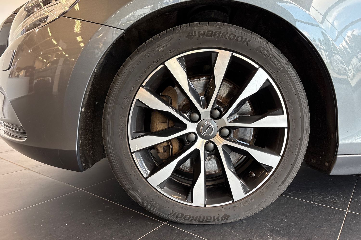 VOLVO V40 2019