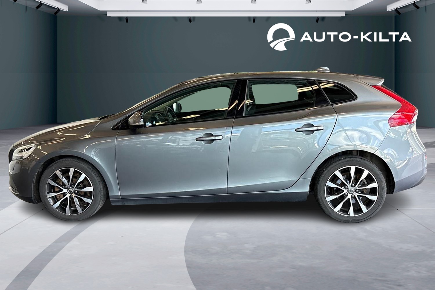 VOLVO V40 2019