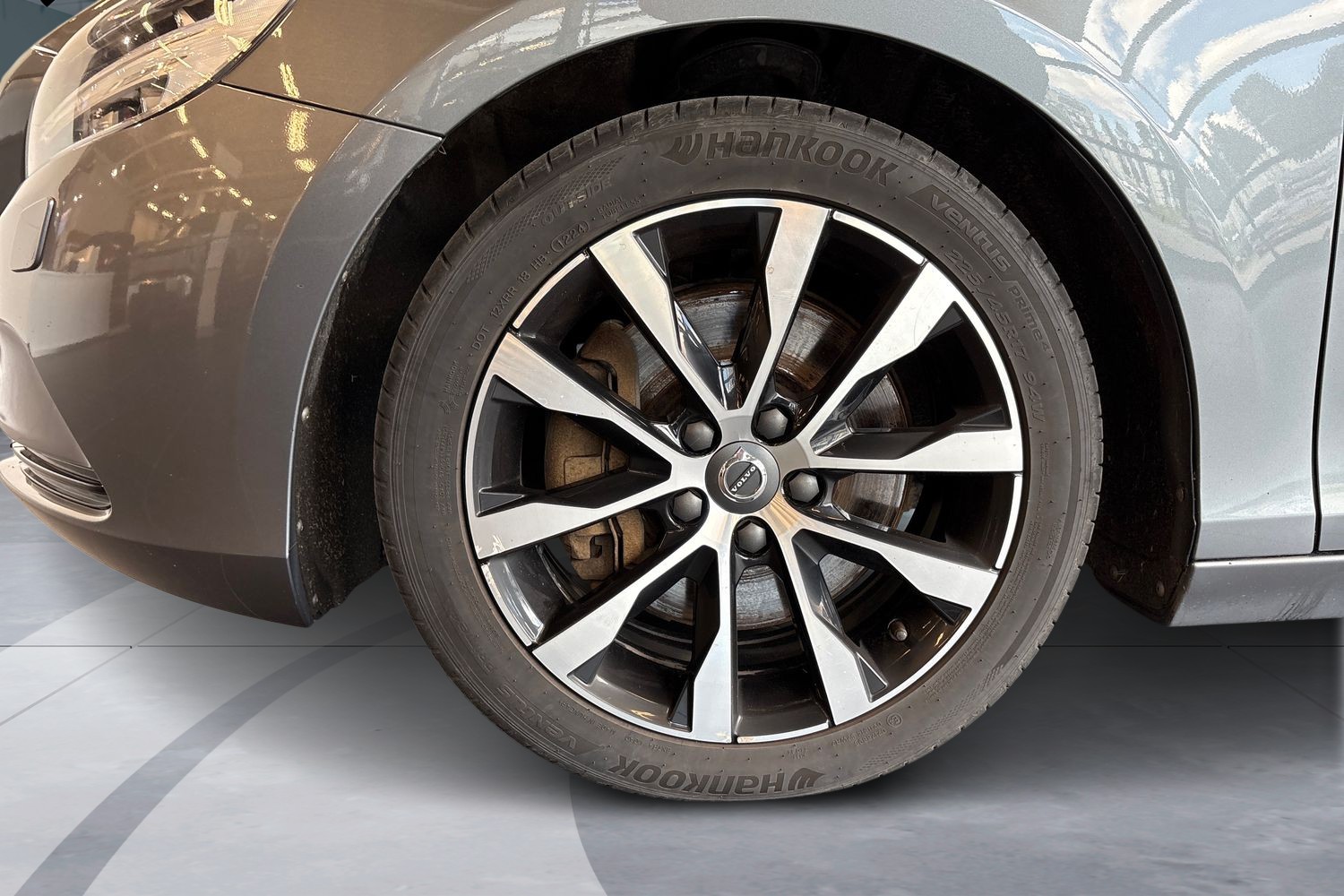 VOLVO V40 2019