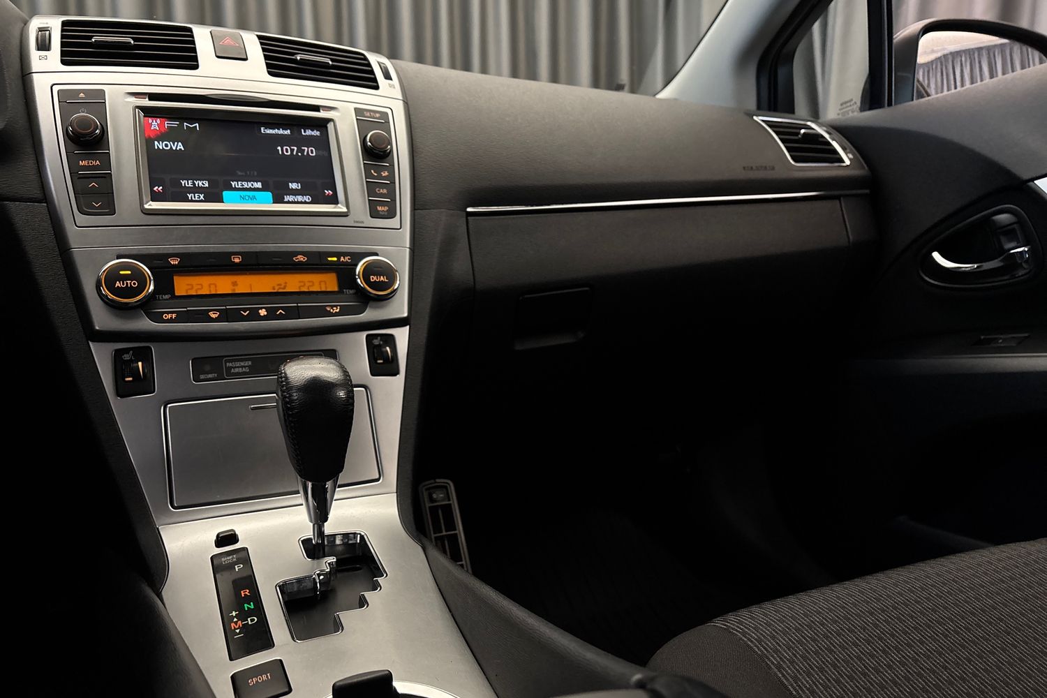 Toyota Avensis 2012