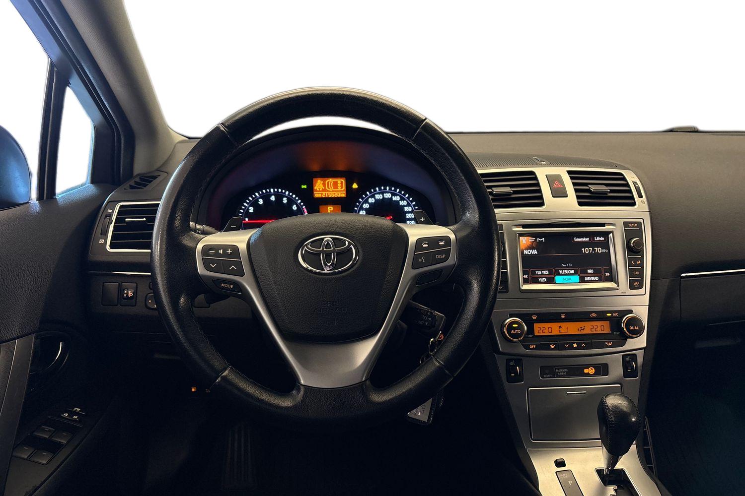 Toyota Avensis 2012