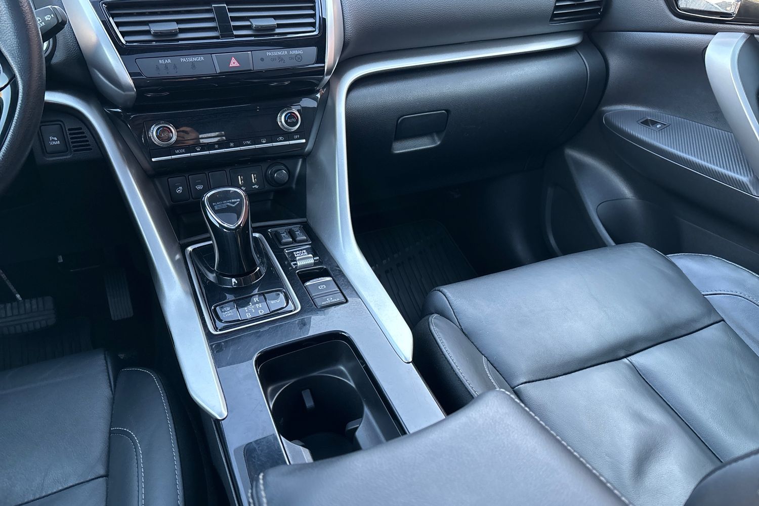 MITSUBISHI Eclipse Cross 11