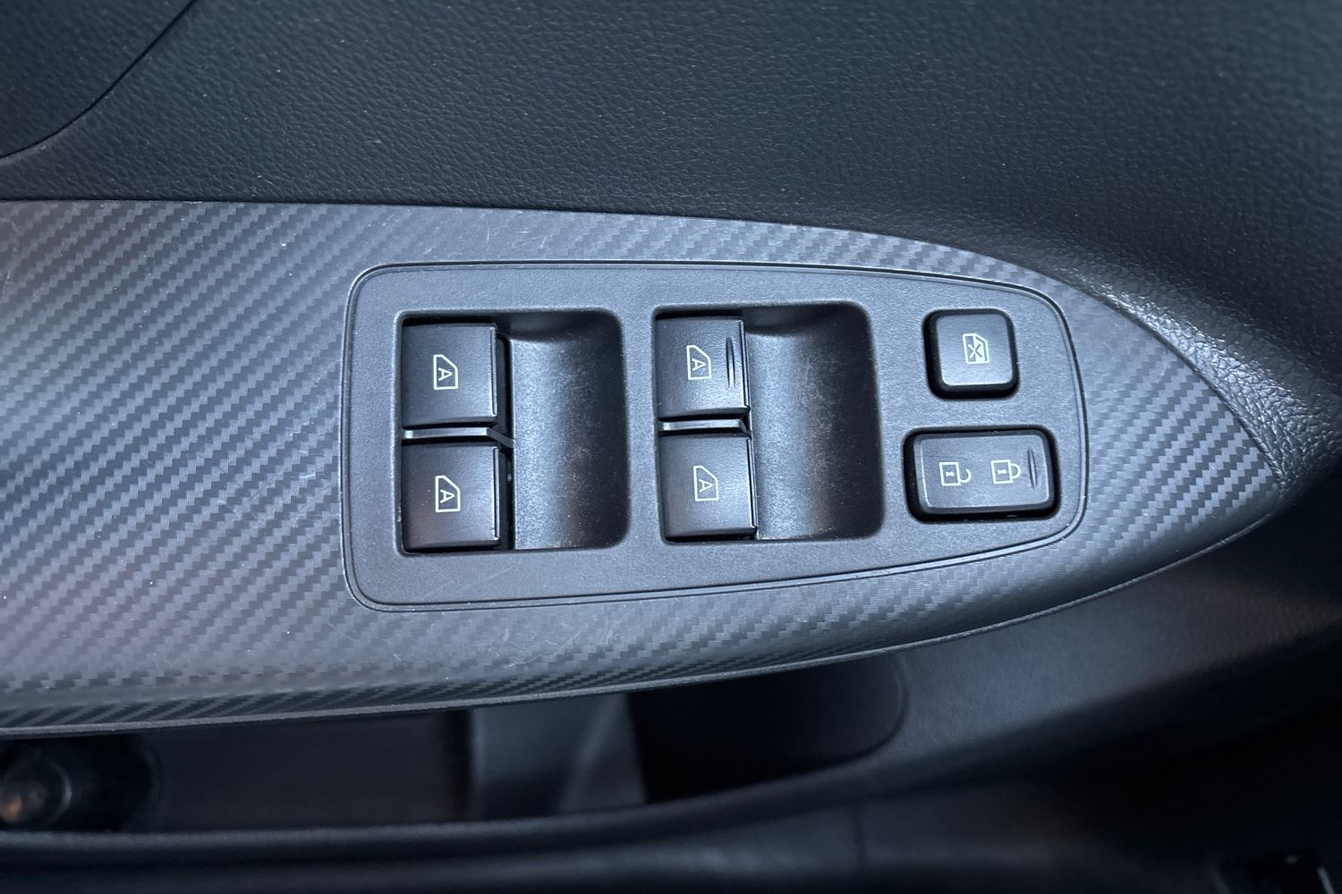 MITSUBISHI Eclipse Cross 13