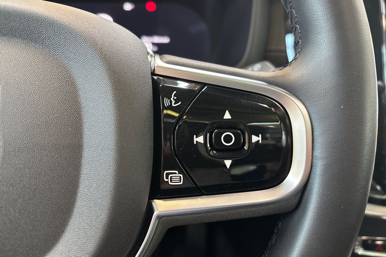 Volvo V60 2024