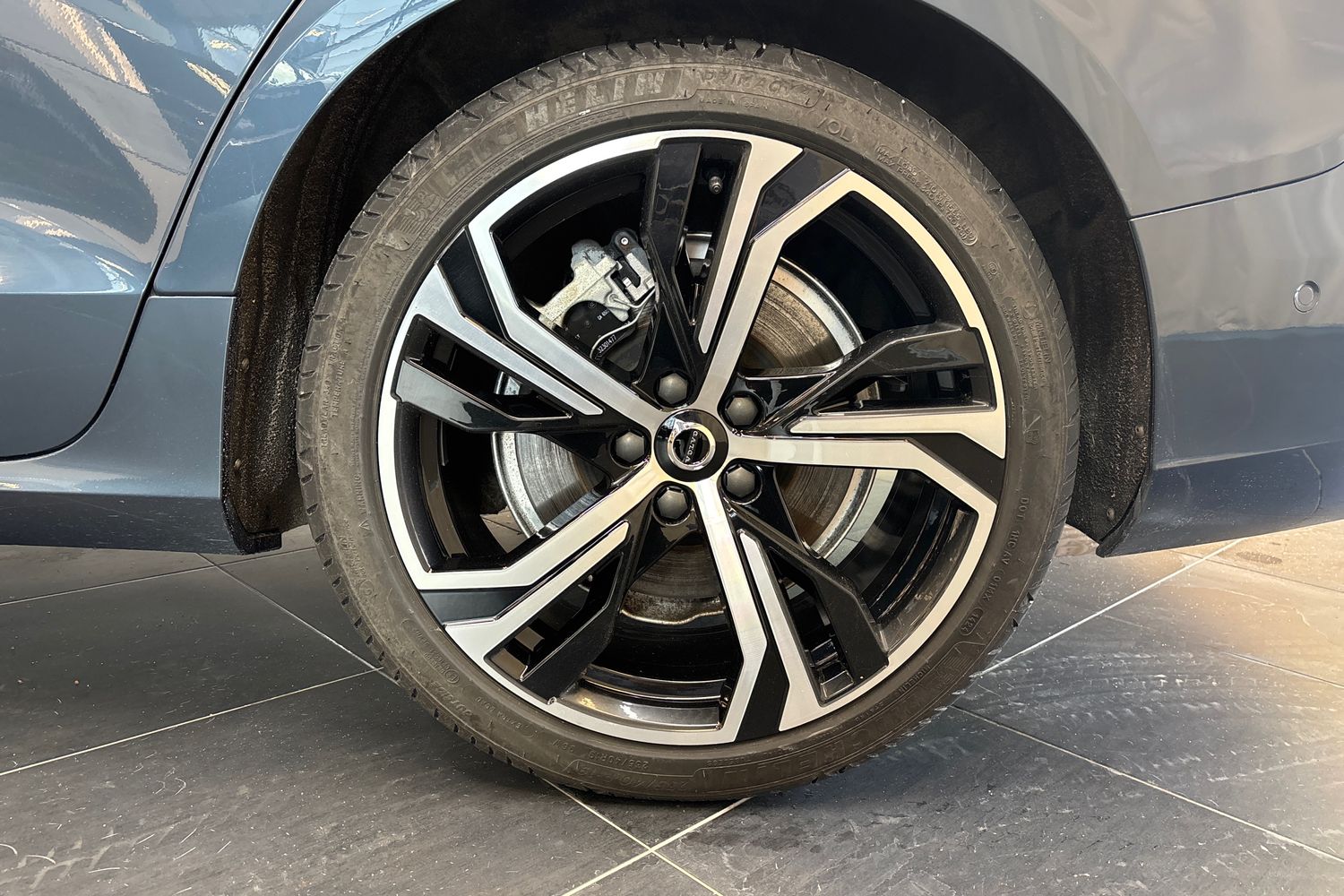 Volvo V60 2024