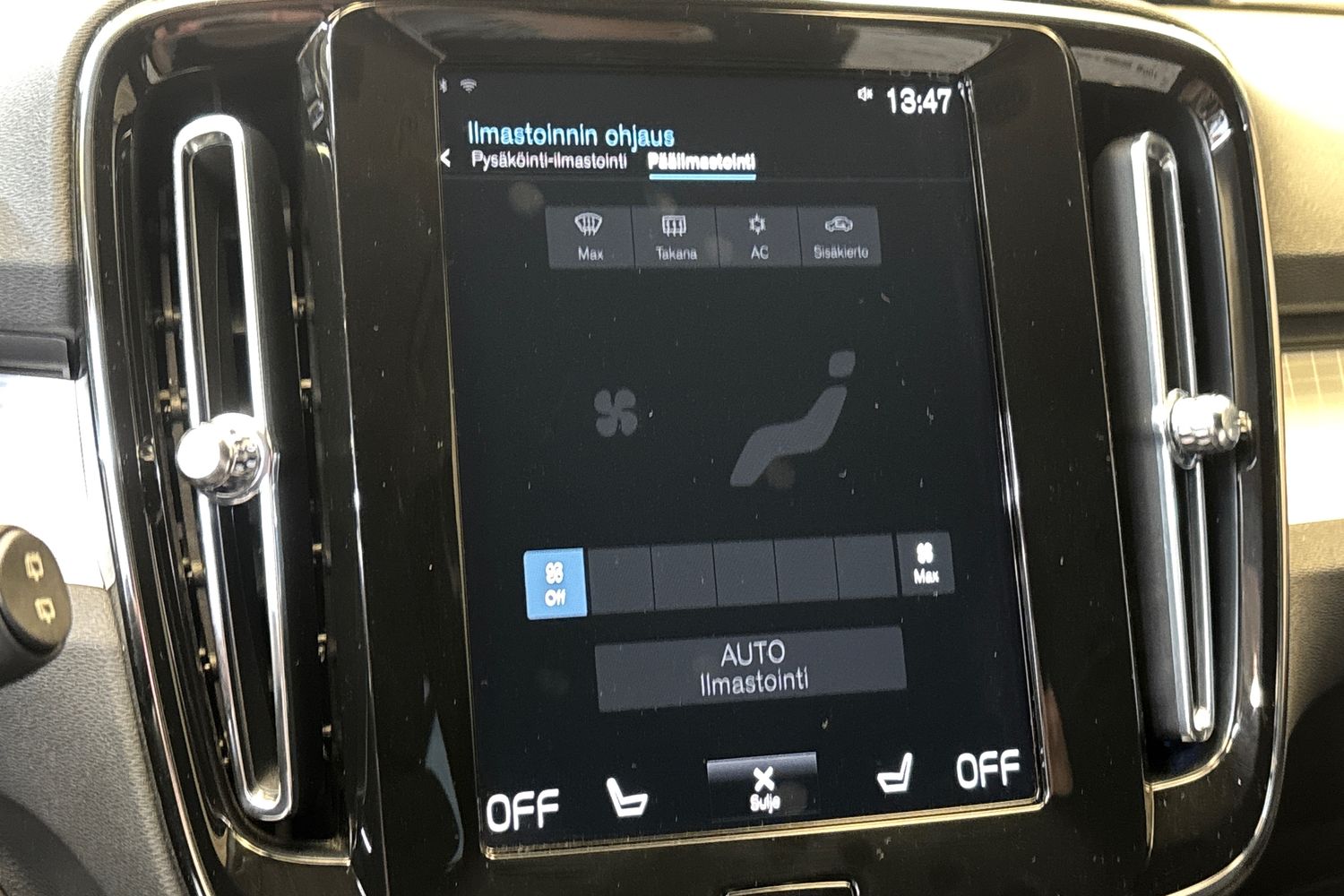 VOLVO XC40 2022