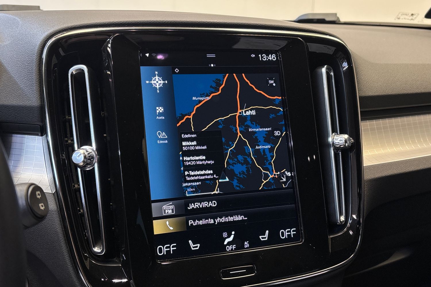 VOLVO XC40 2022