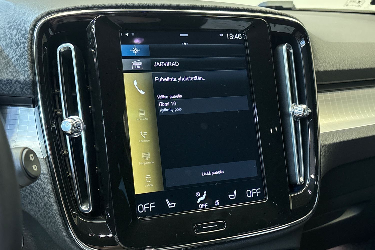 VOLVO XC40 2022