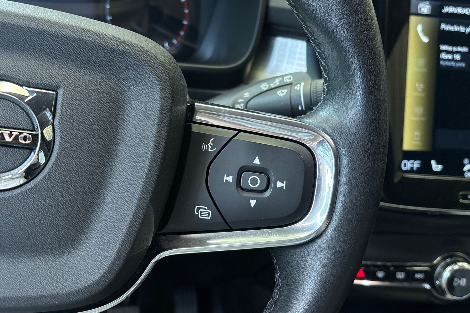 VOLVO XC40 2022