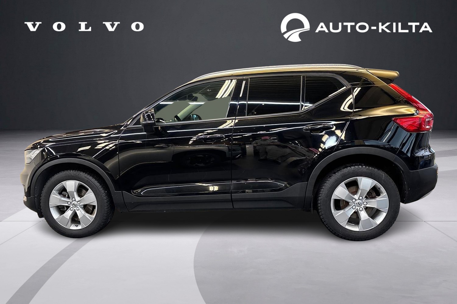 VOLVO XC40 2022