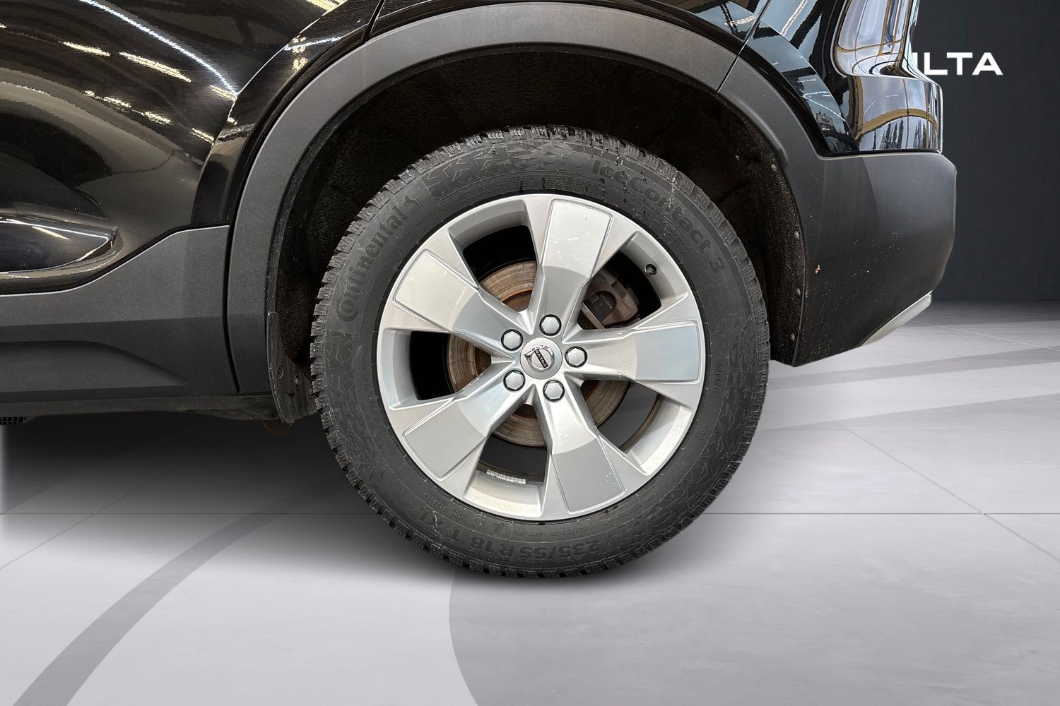 VOLVO XC40 2022