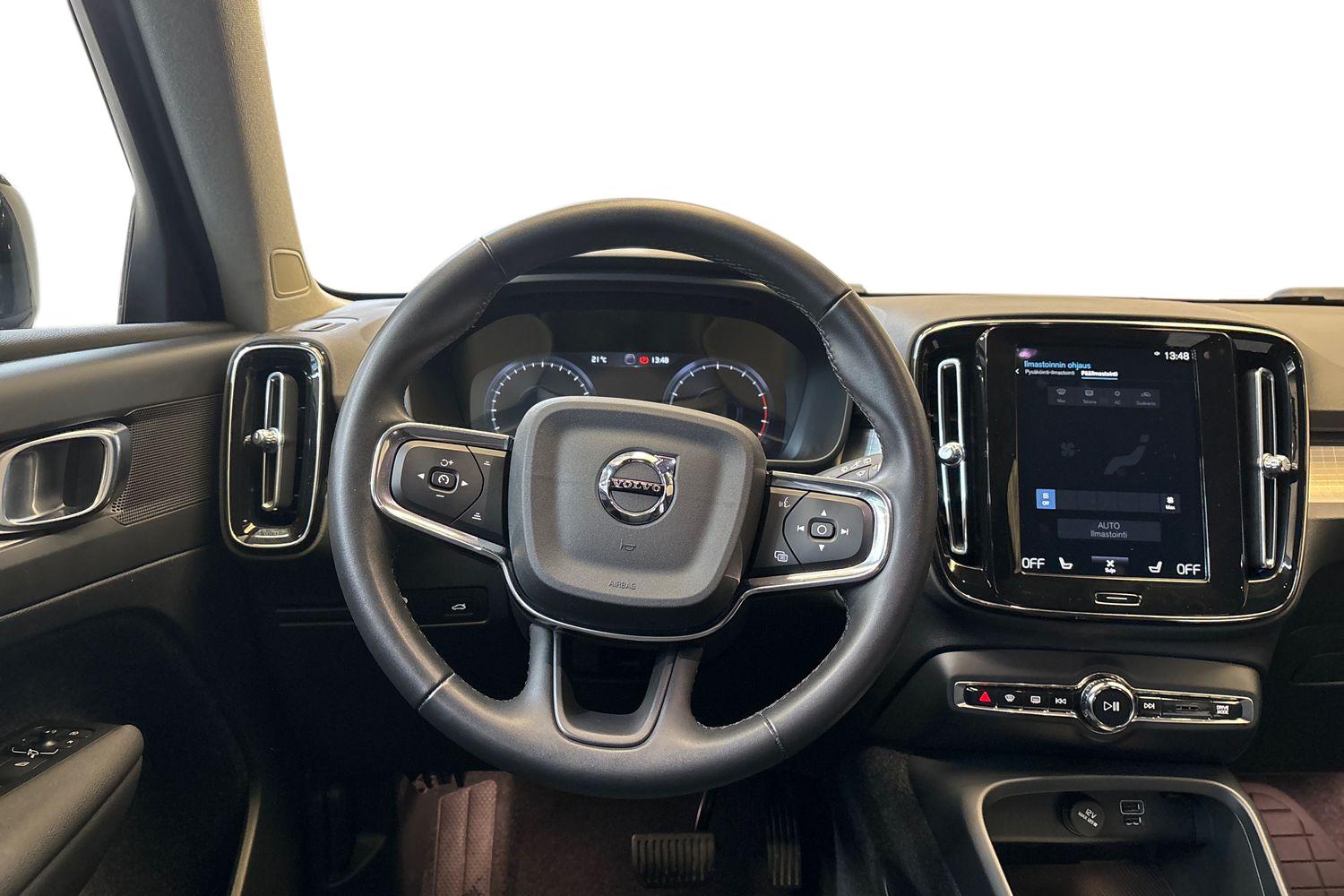 VOLVO XC40 2022