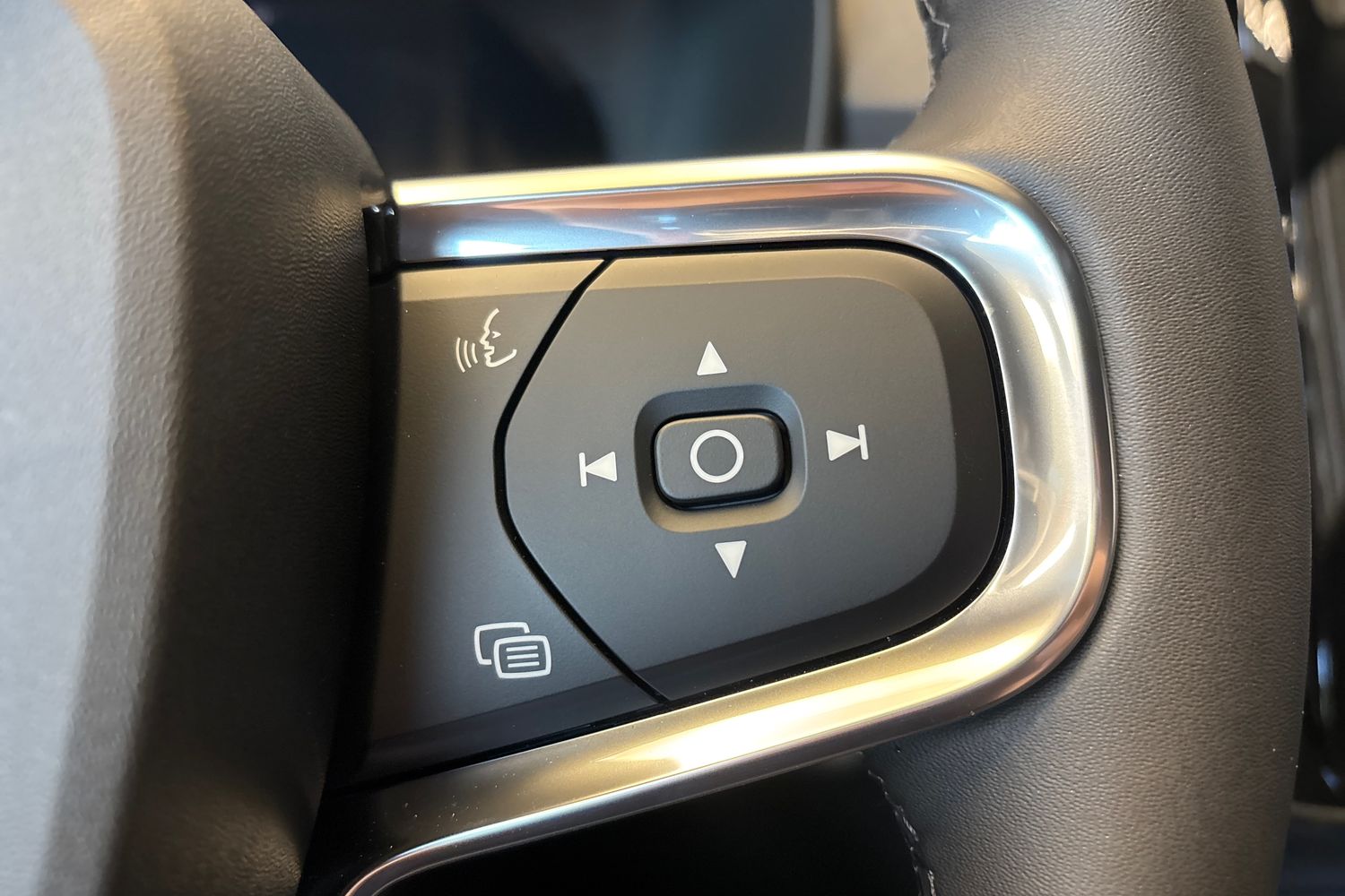 Volvo XC40 2026