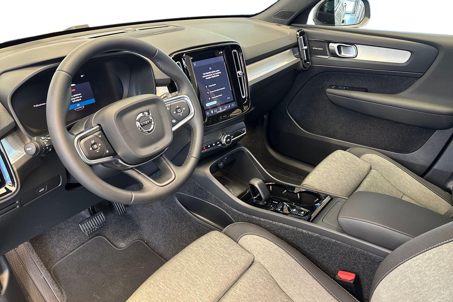 Volvo XC40 2026