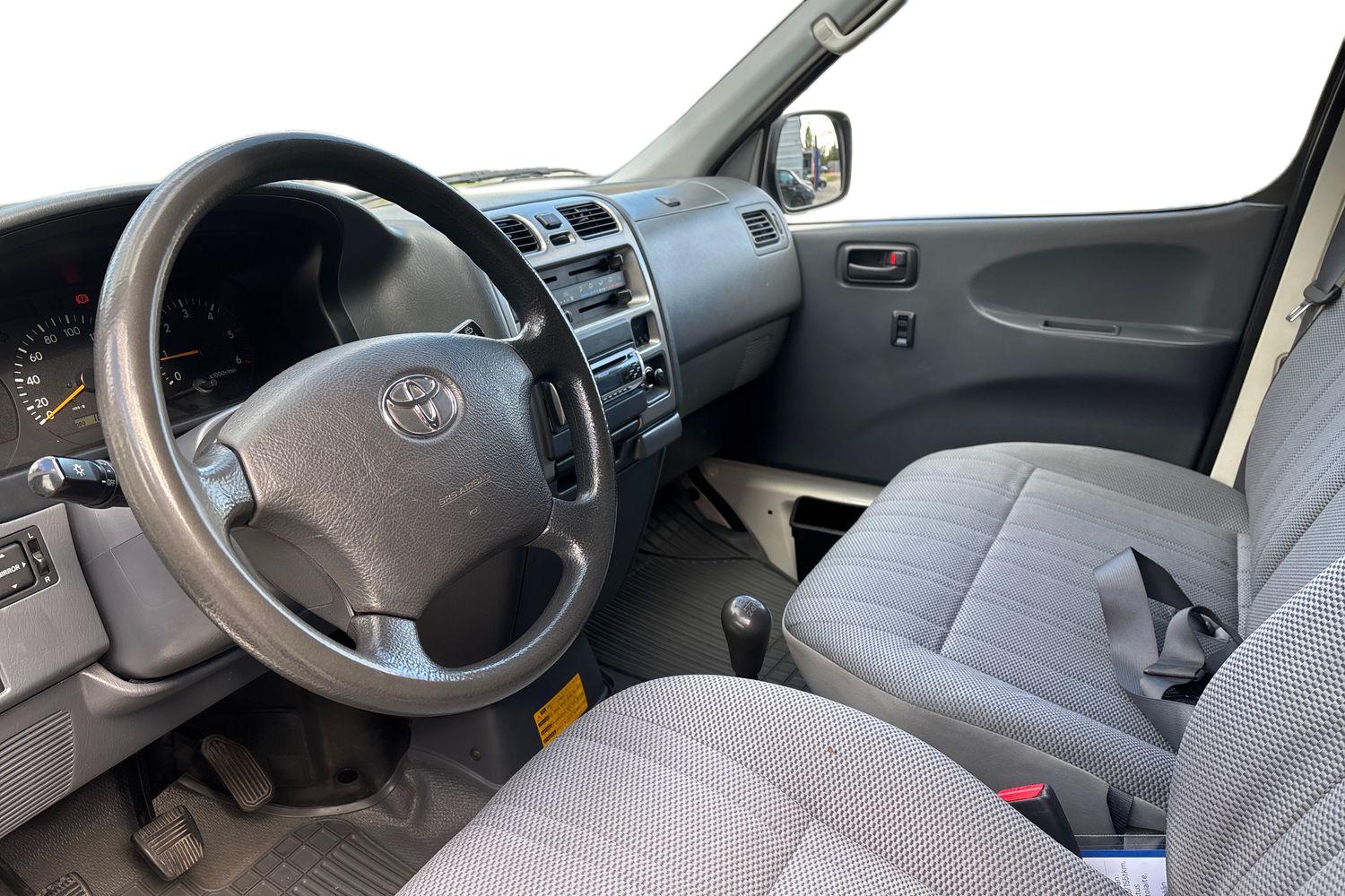 TOYOTA Hiace 2007