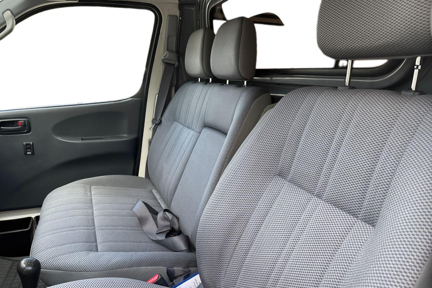 TOYOTA Hiace 2007