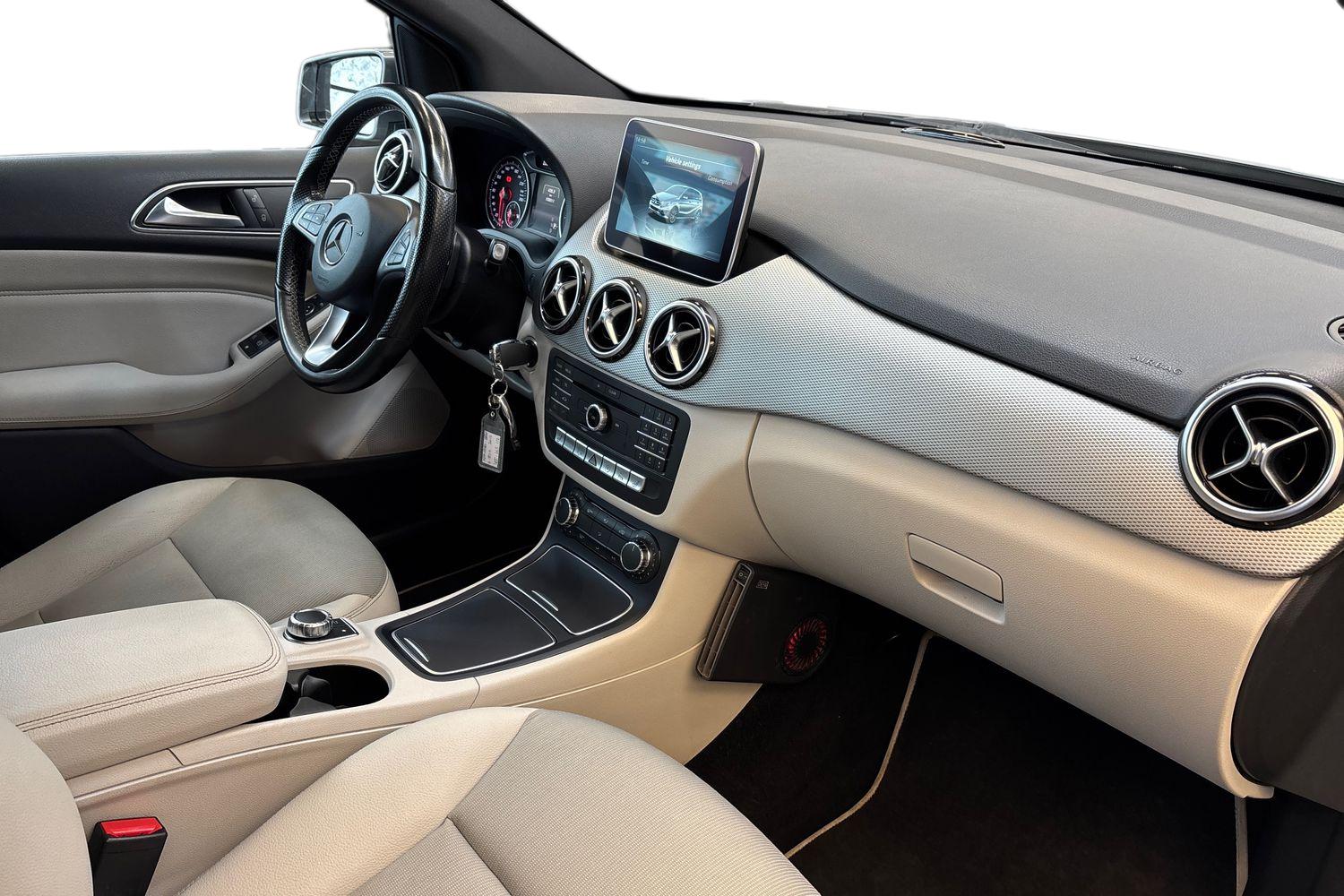 MERCEDES-BENZ B 2015