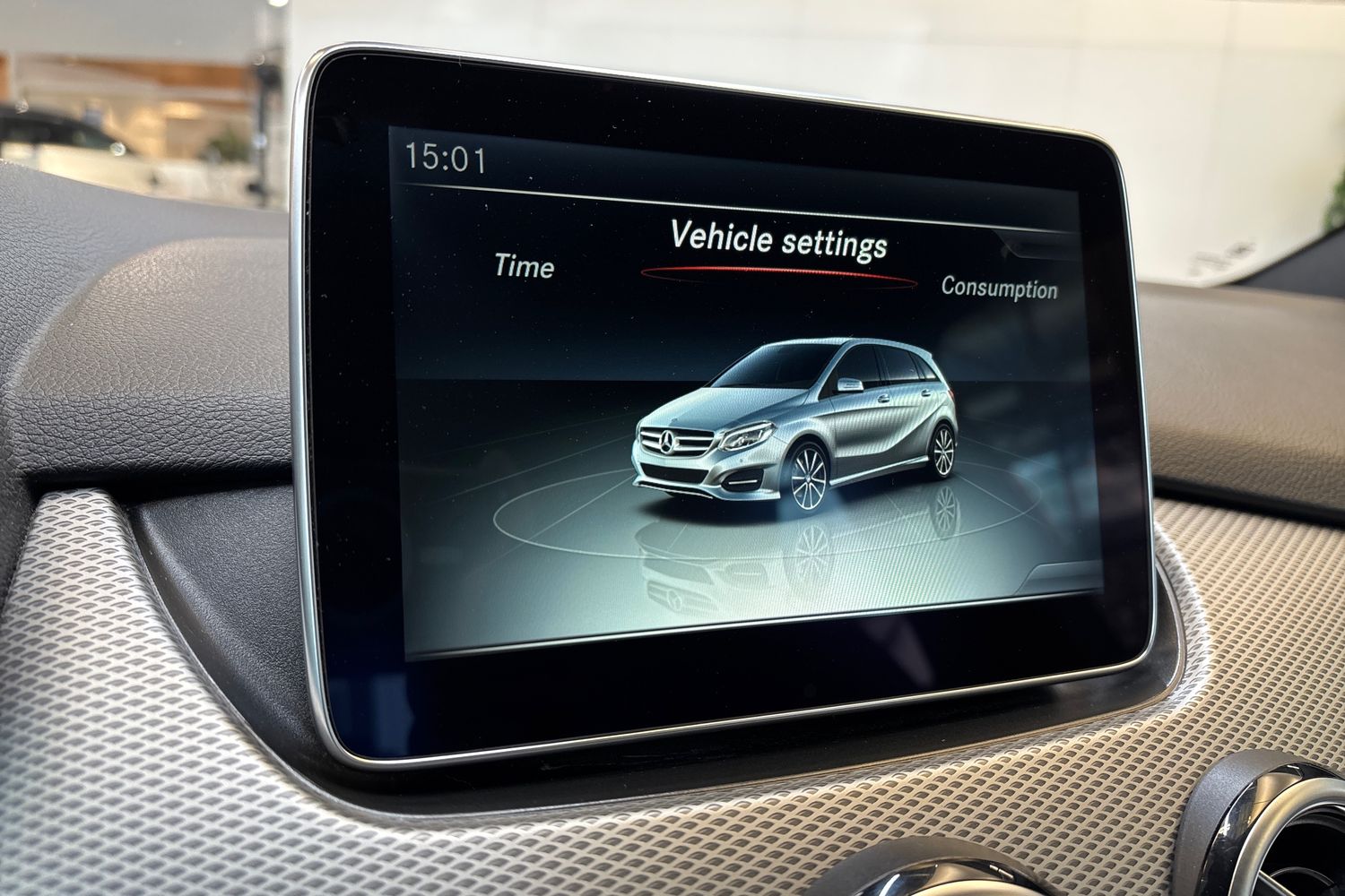 MERCEDES-BENZ B 2015