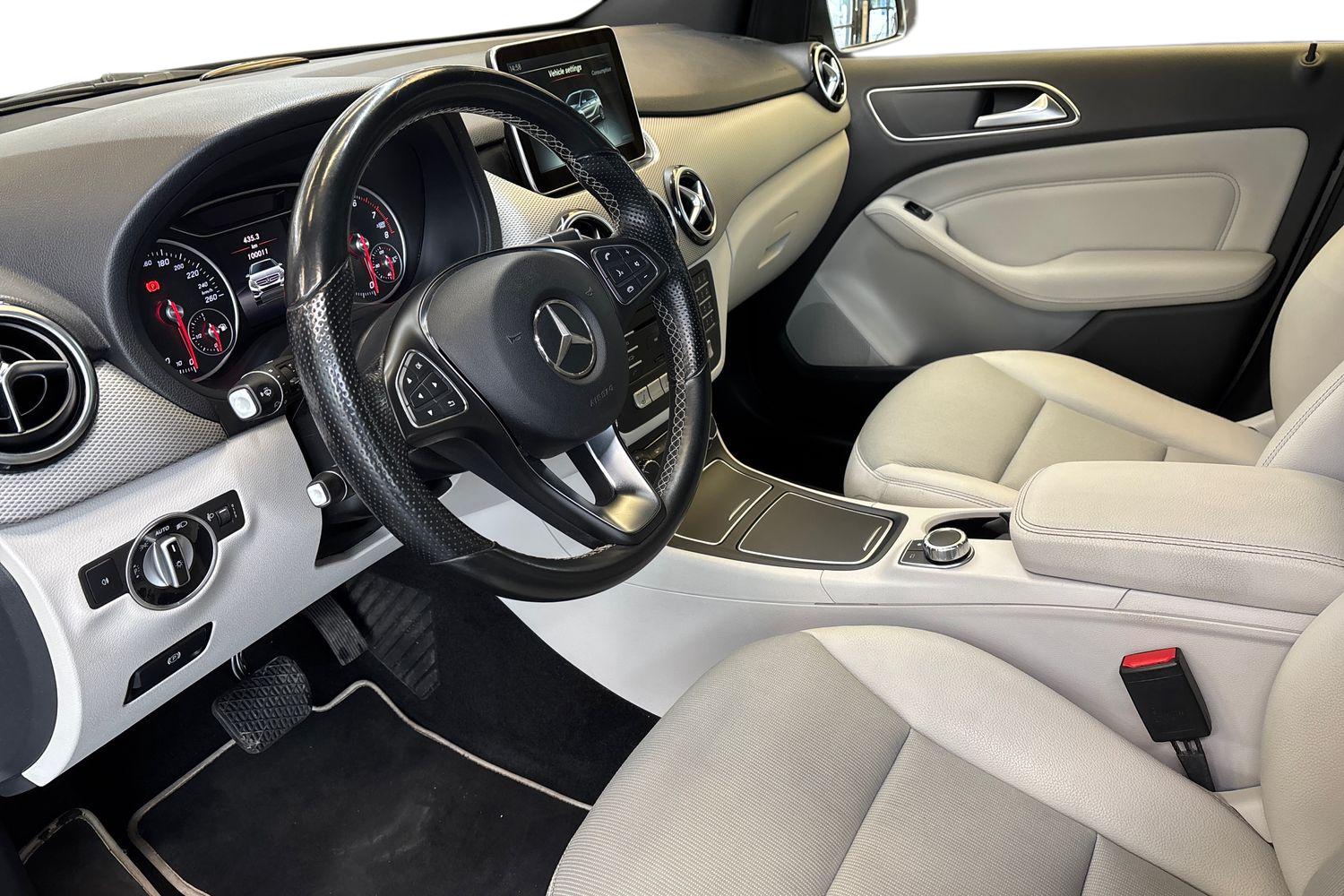 MERCEDES-BENZ B 2015